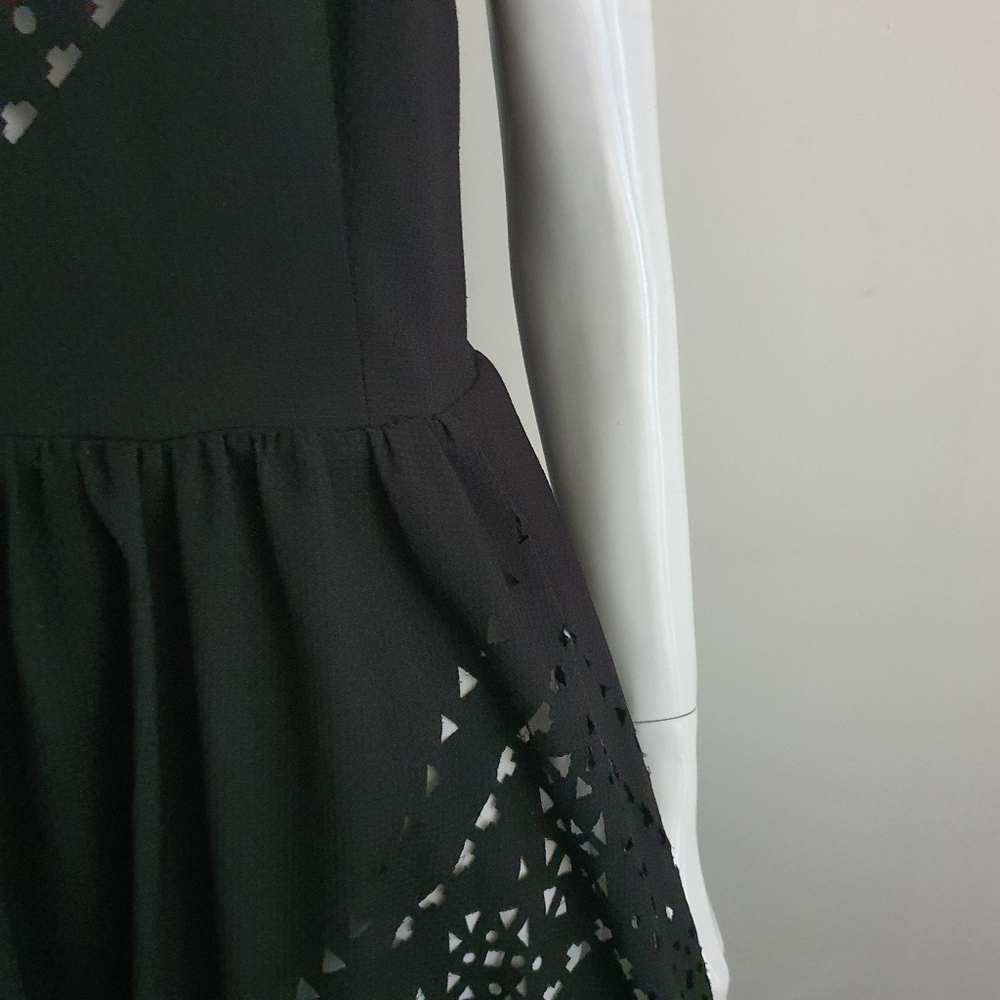 City Chic Laser Cut Black & White Sleeveless Fit and Flare Dress Size 16 - Picture 5 of 12